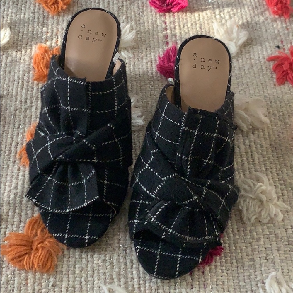 Block Heeled pumps